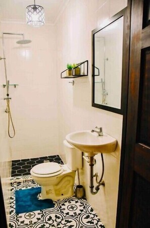 Bruser, håndklæder, Sæbe, Toiletpapir