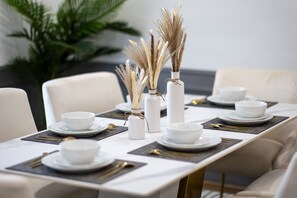 Dining - Taste of Nature/ 4BD,2.5BTH/ Houston/Amazing Pool (Houston)