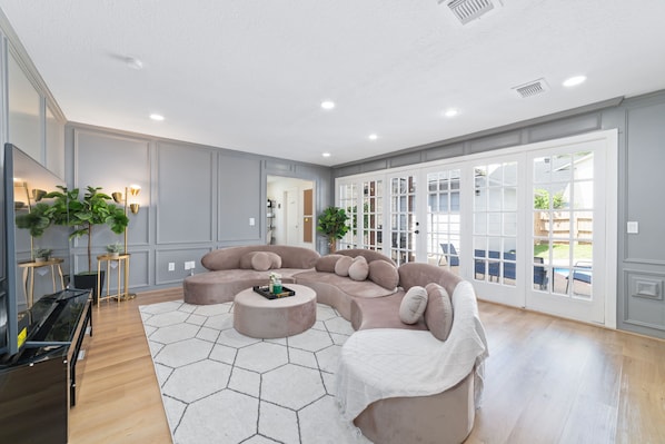 TV connectée, table de tennis de table