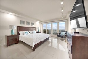 3 chambres, bureau, Wi-Fi gratuit, draps fournis