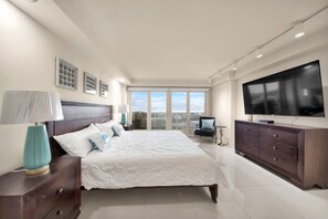 3 bedrooms, desk, free WiFi, bed sheets - Luxury Beachfront Condo With Amazing Sunset Views (South Padre Island)