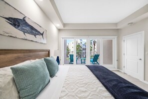 4 bedrooms, desk, iron/ironing board, free WiFi