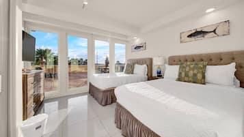 2 bedrooms, desk, free WiFi, bed sheets