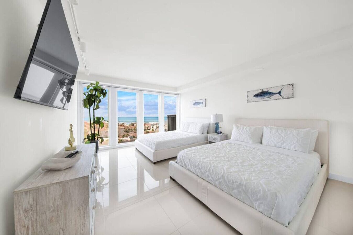 4 bedrooms, desk, iron/ironing board, free WiFi