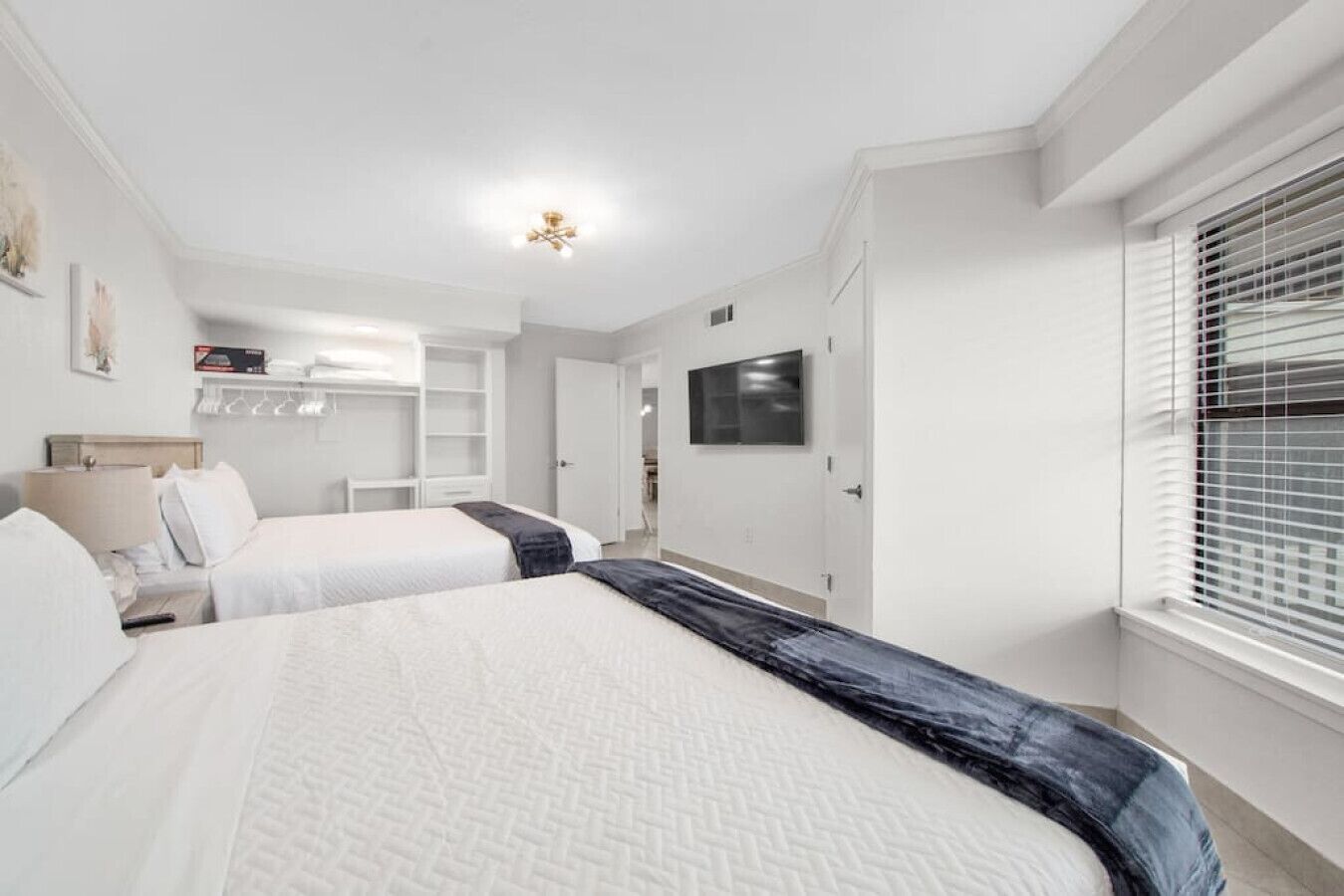 2 多间卧室、免费 WiFi、床单、轮椅无障碍