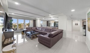 TV - Amazing 4th floor beachfront condo wonderful views (South Padre Island)