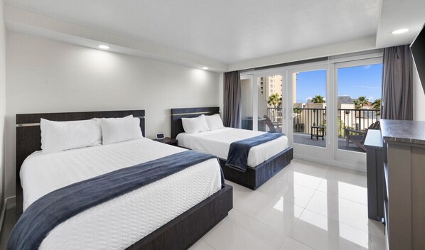 3 bedrooms, desk, free WiFi, bed sheets - Amazing 4th floor beachfront condo wonderful views (South Padre Island)