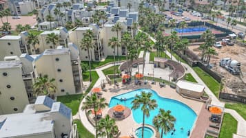 Et oppvarmet basseng