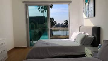 4 bedrooms, iron/ironing board, free WiFi, bed sheets