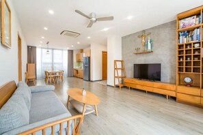 Living area - Luxury 7BR Villa with Pool Steps from My Khe Beach (Đà Nẵng)