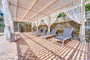 Terrace/patio - Heliophos Villa Aelia (Kiotari)