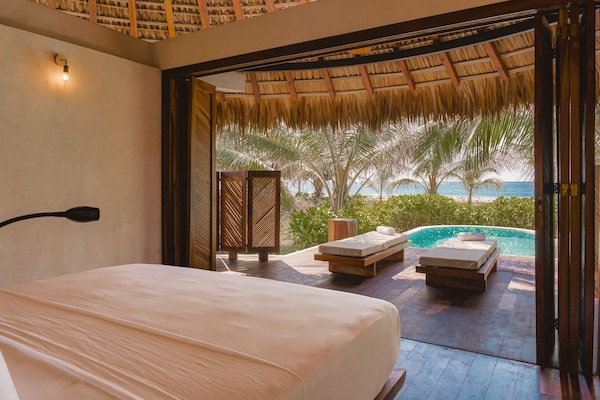 Panorama huisje | Een minibar, een kluis op de kamer, individueel gedecoreerd