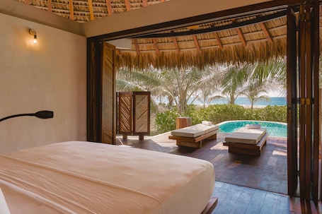 Panoramic Cabin | Minibar, in-room safe, individually decorated, individually furnished. Aldea Mizul