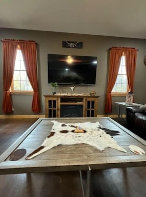 Smart TV, fireplace, DVD player