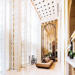 Interior -
Rooftop infinity pool and gym - Luxury Apartment (Chang Wat Phuket)