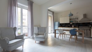 Living area - Porta Volta Bright and Roomy Flat (Milan)