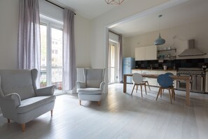 Classic Apartment | Living area - Porta Volta Bright and Roomy Flat (Milan)