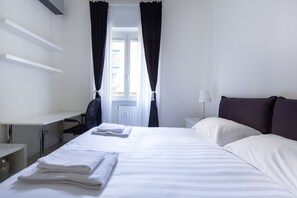 Classic Apartment | 2 bedrooms, iron/ironing board, free WiFi - Porta Volta Bright and Roomy Flat (Milan)
