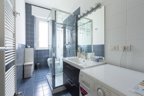 Bathroom - Porta Volta Bright and Roomy Flat (Milan)
