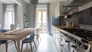 Private kitchen - Porta Volta Bright and Roomy Flat (Milan)