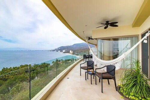 SPACIOUS / LUXURIOUS Two Bedroom Suite - gorgeous!

