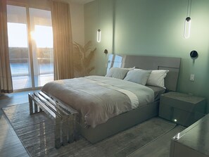 5 bedrooms, desk, iron/ironing board, free WiFi