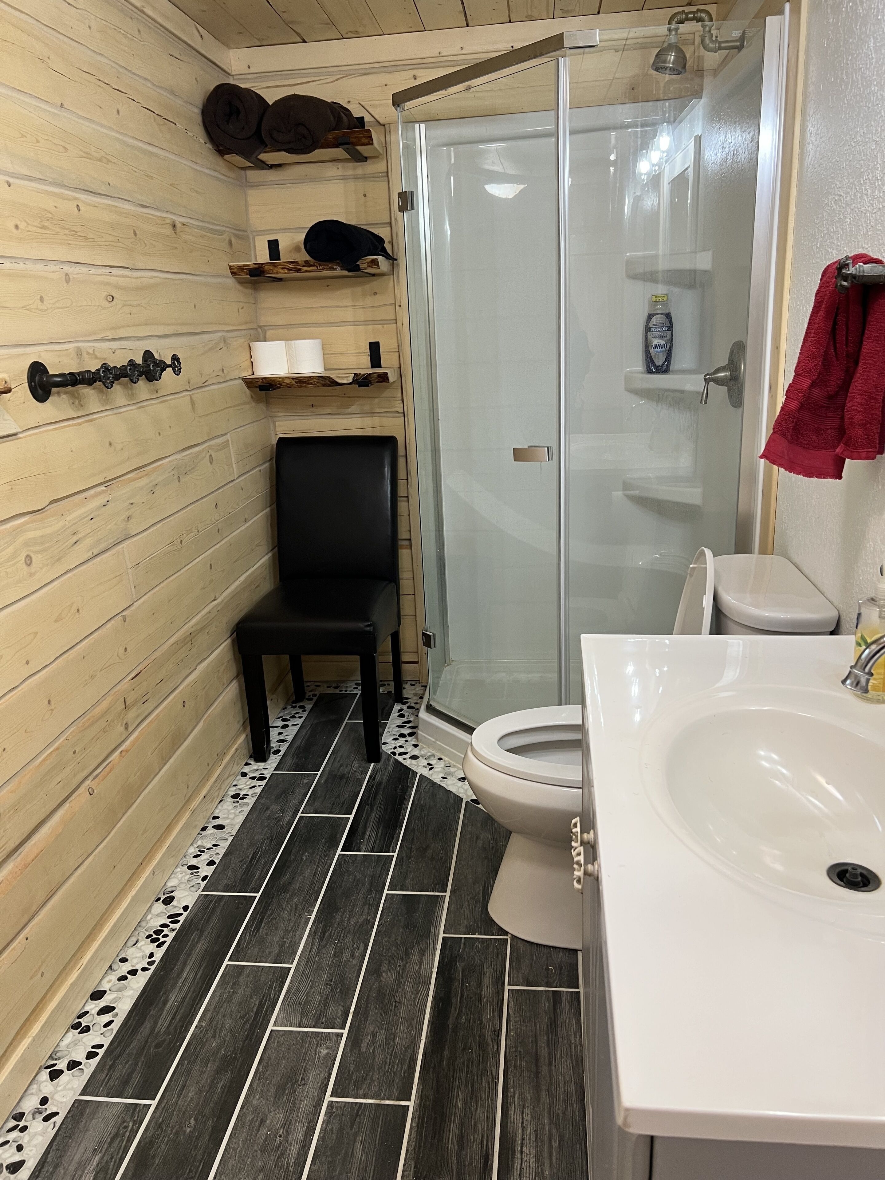 Dusche, Handtücher, Seife, Shampoo