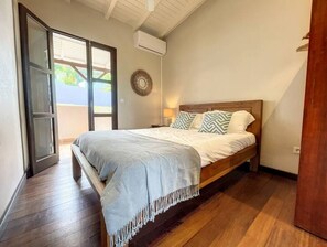 4 quartos, ferros/tábuas de passar roupa, Wi-Fi, roupa de cama