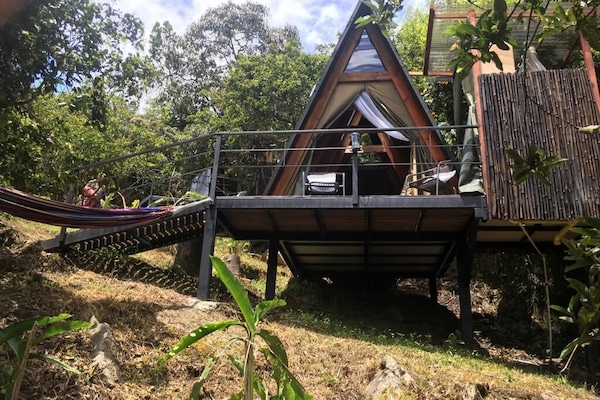 Romantic Cabin | 1 bedroom, free minibar items, bed sheets