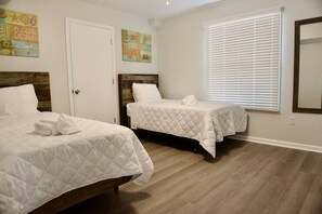 4 bedrooms, iron/ironing board, WiFi, bed sheets
