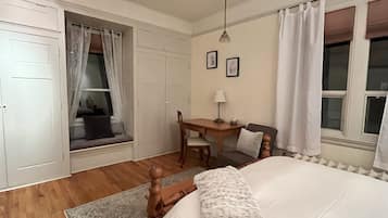 Premium bedding, down comforters, minibar, desk