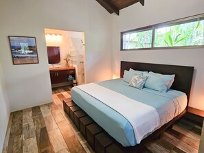 2 bedrooms, desk, travel cot, free WiFi