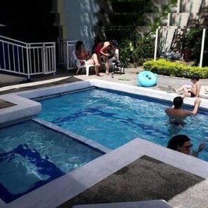 Kolam renang outdoor