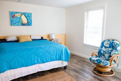 Lakeview Toucan Terrace Bamboo Studio 