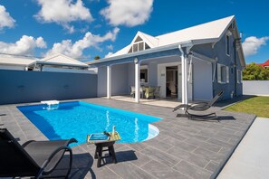 Pool - Villa Sunnydays, family haven of peace (Sainte-Anne)