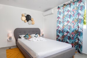 3 bedrooms, in-room safe, iron/ironing board, free WiFi