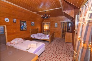 Family Quadruple Room | 1 bilik tidur, meja, Wi-fi percuma, cadar katil