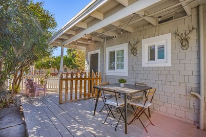 Beachcomber Bliss Sleeps 4 Free Parking 2BLKS to Ocean