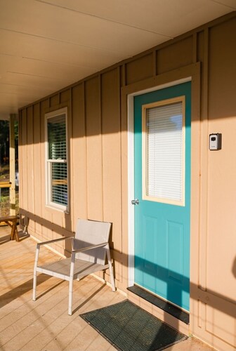 Lakeview Toucan Terrace Palm Studio