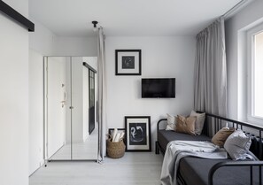 Classic Studio Suite | Individually decorated, individually furnished, laptop workspace