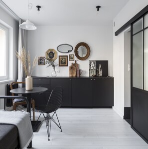 Classic Studio Suite | Individually decorated, individually furnished, laptop workspace - Doma Studios (Warsaw)