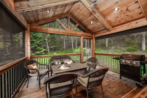 Huntsman’s Hideout- Deborgia, Montana 15 mins from Look Out Ski Resort