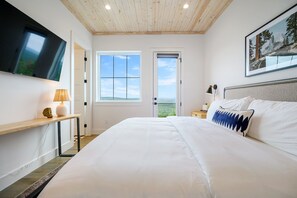 5 bedrooms, travel cot, free WiFi, bed sheets