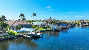 Marina - VRCC Villa Aurora - charming waterfront retreat (Cape Coral)
