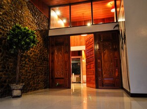 Interior - Private Luxury Mountain Villa (Quabradas)