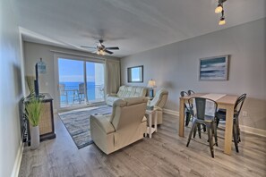 Smart-TV, DVD-Player, Bücher, Videothek