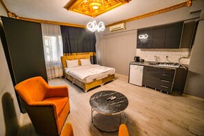 Panoramic Studio Suite | Premium bedding, individually decorated, individually furnished, desk - Suit Travel (Istanbul)