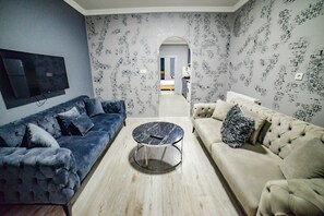 グランド アパートメント | 高級寝具、客室ごとに異なる装飾、客室ごとに異なるインテリア、デスク