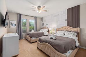 9 chambres, bureau, fer et planche à repasser, lit parapluie