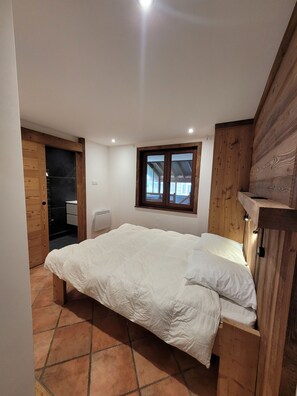 2 Schlafzimmer, Bügeleisen/Bügelbrett